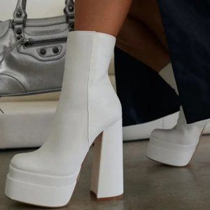 Chic White Platform Heeled Boots